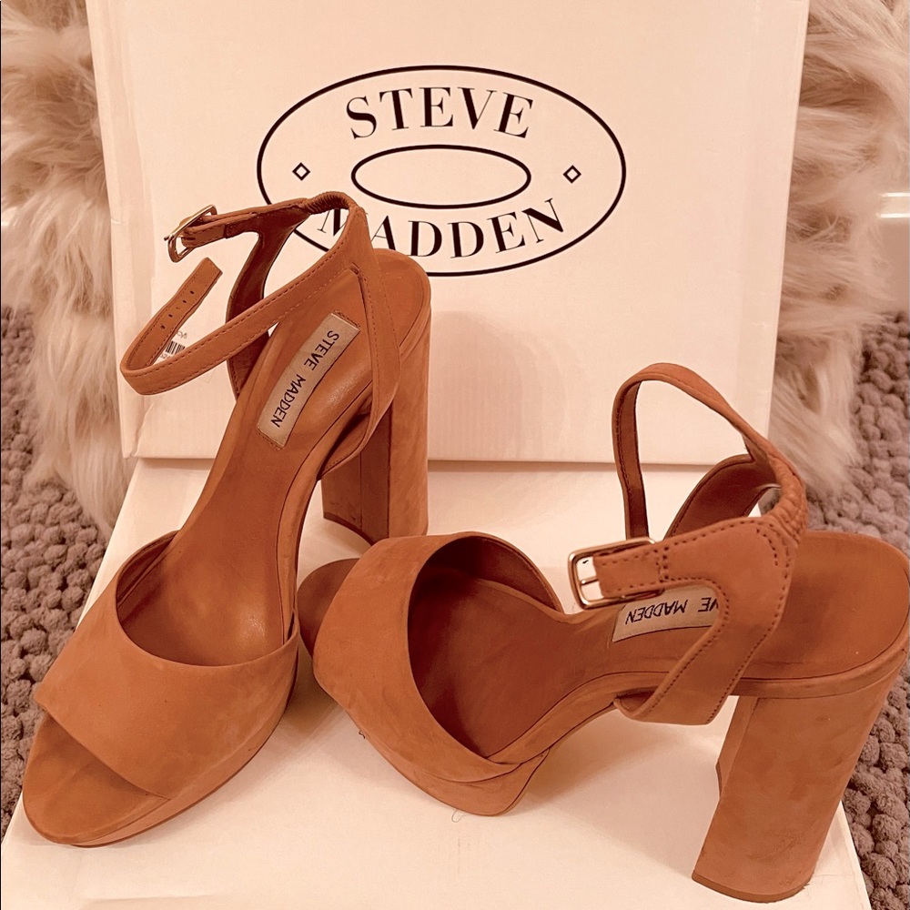 Open-toed Ankle Strapped Heel